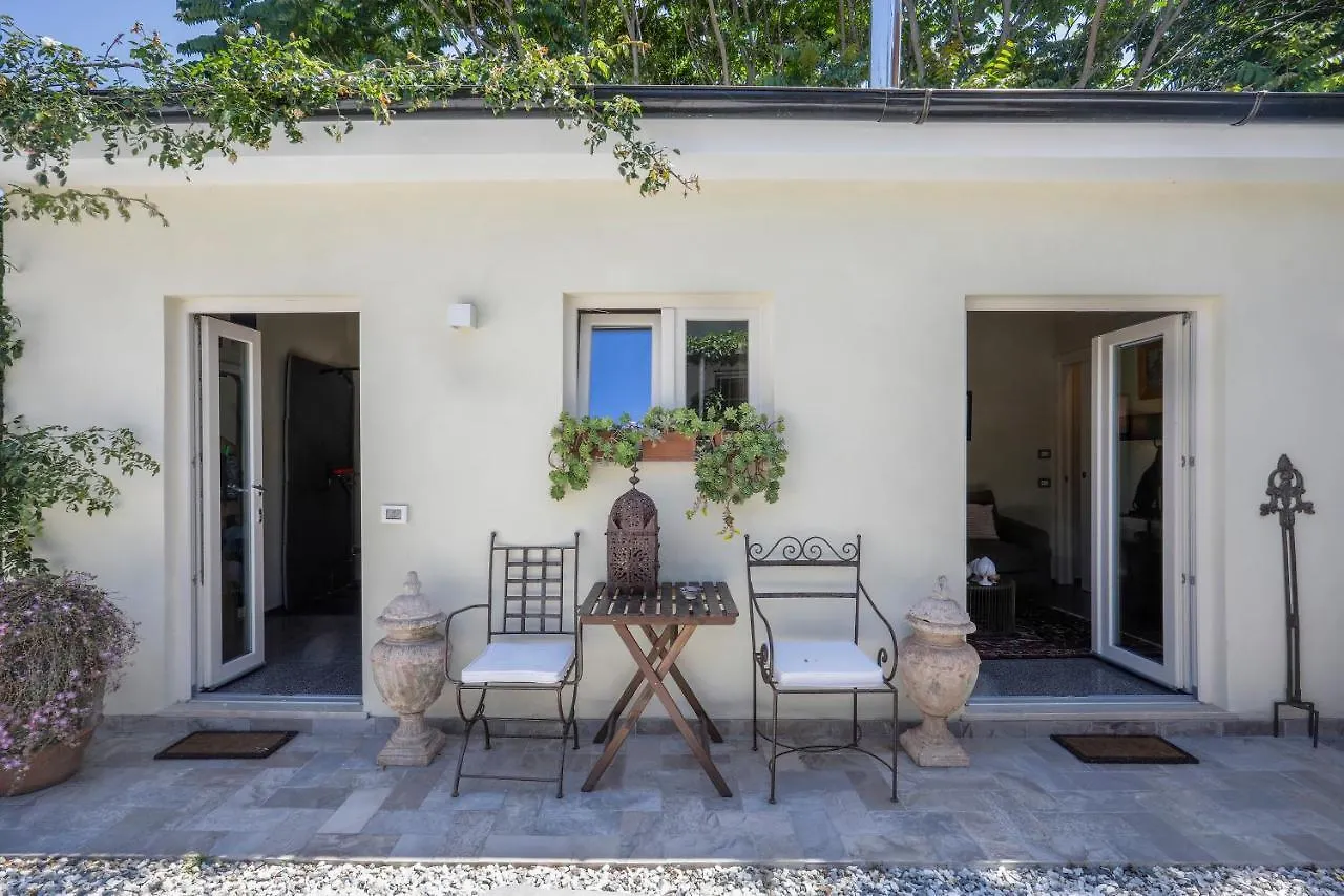 Guest house I Levrieri Hotel Torre del Lago Puccini Italy